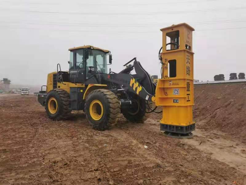 強夯機設(shè)備施工過程中應(yīng)有人專門負責監(jiān)測工作